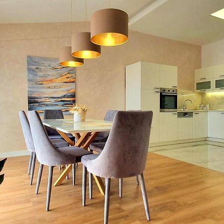Grey House Lejlighed Makarska Eksteriør billede