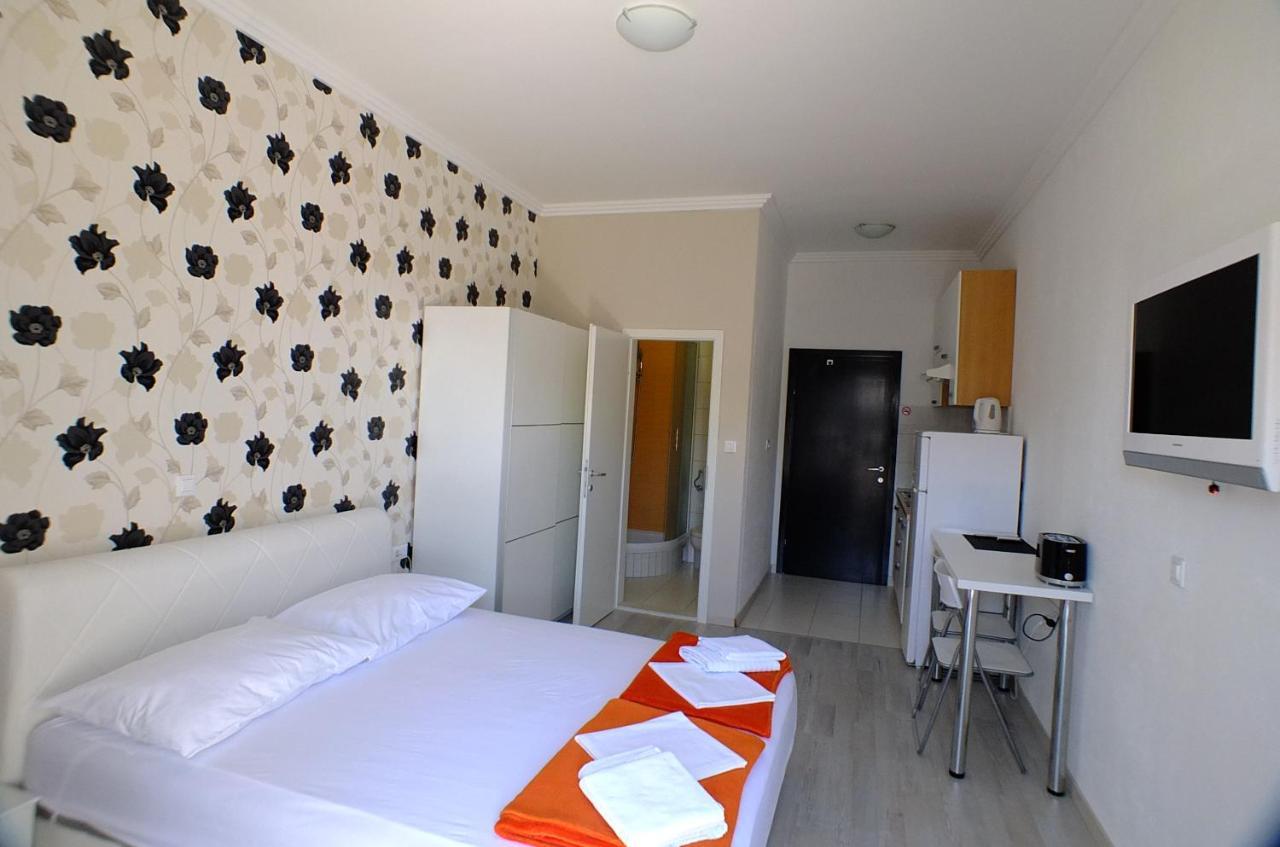 Grey House Lejlighed Makarska Eksteriør billede