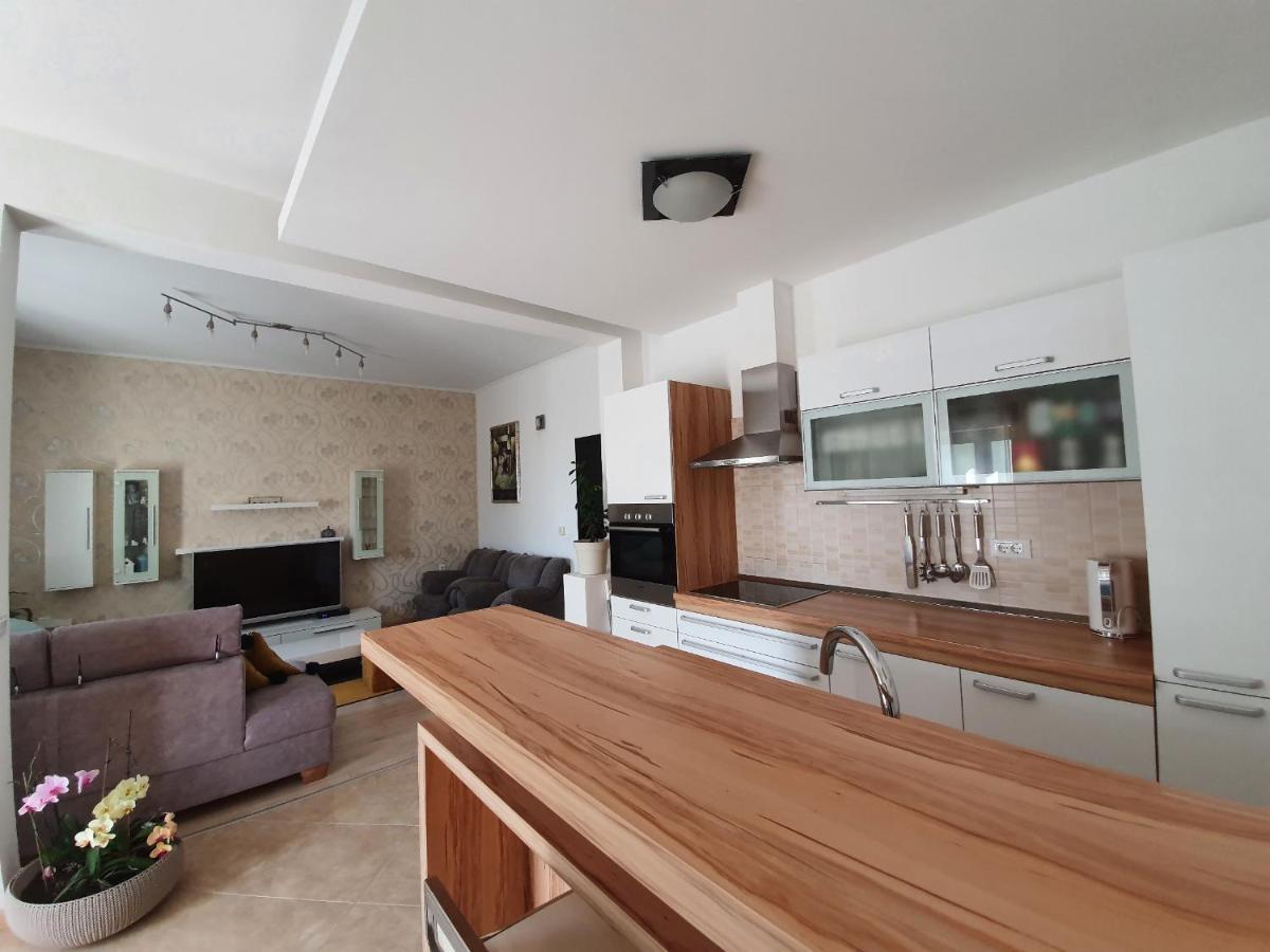 Grey House Lejlighed Makarska Eksteriør billede