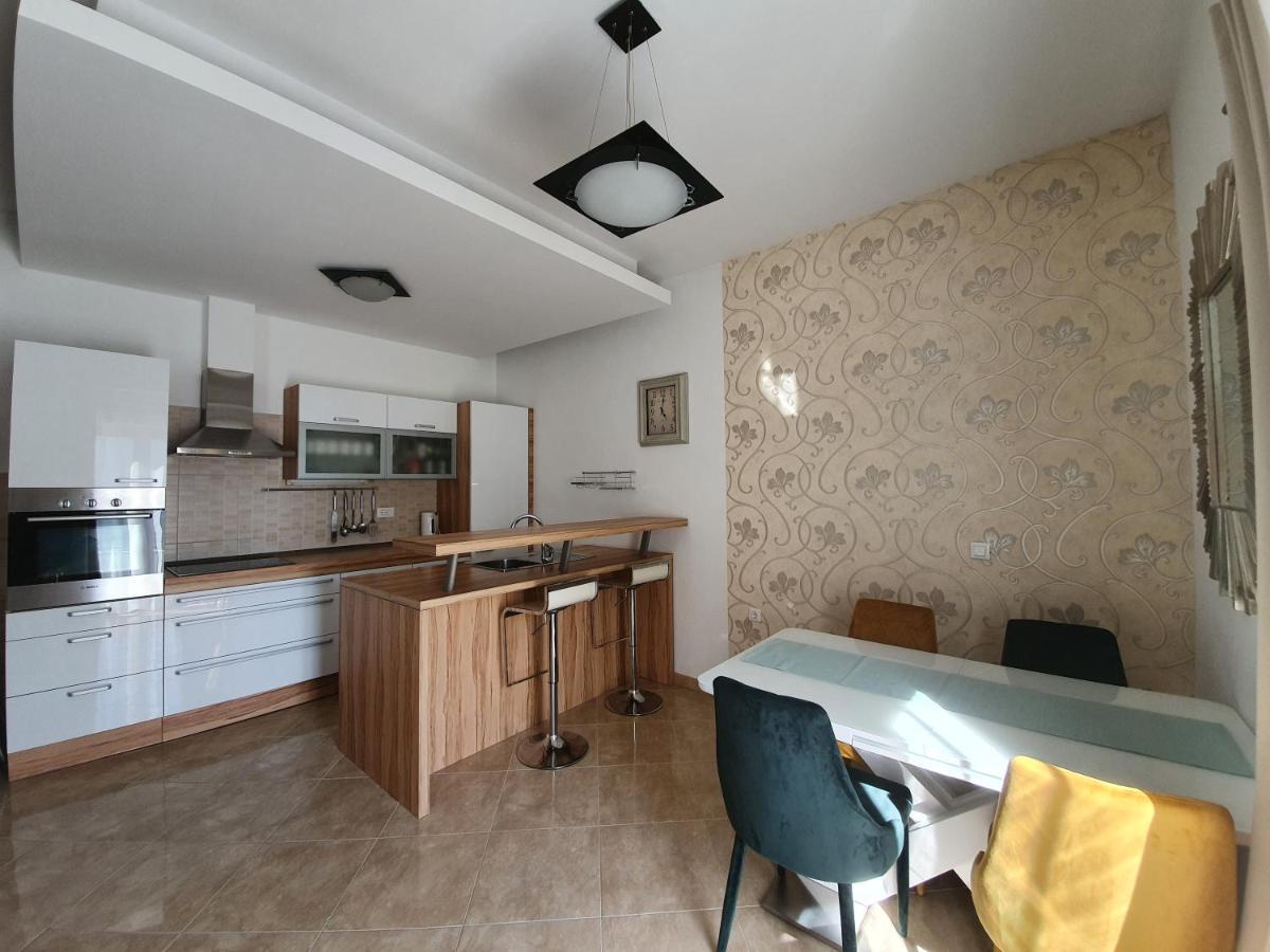 Grey House Lejlighed Makarska Eksteriør billede